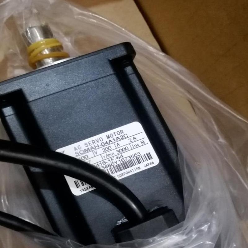 【新品◆適当お願いごと書◆貨物輸送無料】YASKAWA / 安川電機 SGMAH-04A1A2C 【６ヶ月引き受ける】