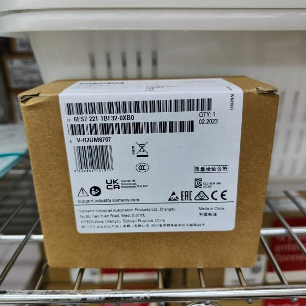【新品★貨物輸送無料】Binary input module 8WE 24V DC SM 1221 SIMATIC S7-1200 6ES7221-1BF32-0XB0 【6ヶ月引き受ける】
