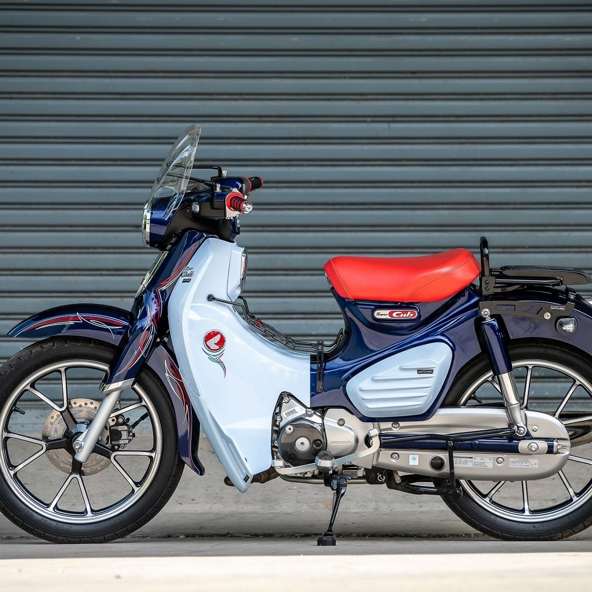 Honda C125 Center Luggage Rack Guard Motolordd ホンダ スーパーカブc125用 センターラゲッジラックガードモトロード ベトナムキャリア センターキャリア Raisethemupfoundation Org
