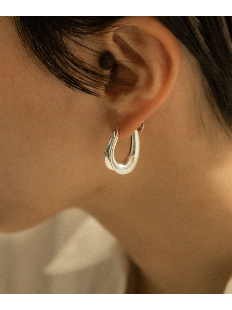 SMELLY so' curve earring SMELLY スメリー アクセサリー・腕時計 イヤリング・イヤーカフ ブラック【送料無料】[ Fashion]