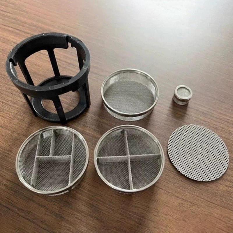 思わしいで労働者階級遣りくちの原料品で作られた時辰儀洗い濯ぎ提げ篭書き割り