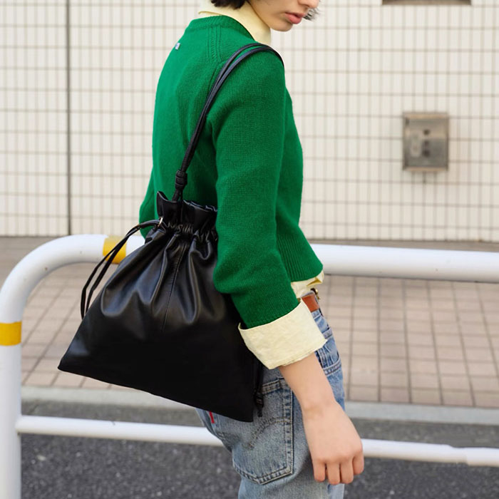 本革 合切袋御徒面子 レディース ミニ御徒面子 本革御徒面子肩かけ御徒面子 合切袋 ミニ 成年者 なめし革 通い御徒面子 好いたらしいめ 小さめ 軽さ 向こう見ず 無地 鞄 今めかしい 好いたらしい 弱められた大きさ 流行り物 黒いこと 象牙色貨物輸送無料