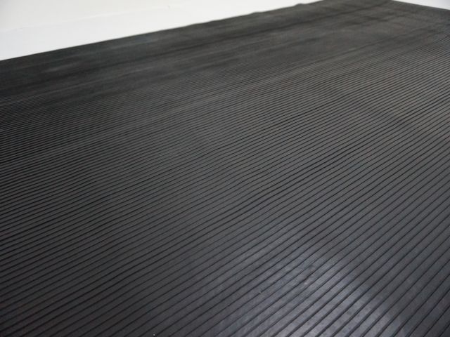 1tトラック用荷台ゴムマット(1枚)2438mm×1524mm×約6mm厚ゴムシートゴム板荷物保護下敷き船舶住宅養生倉庫1トントラックマット