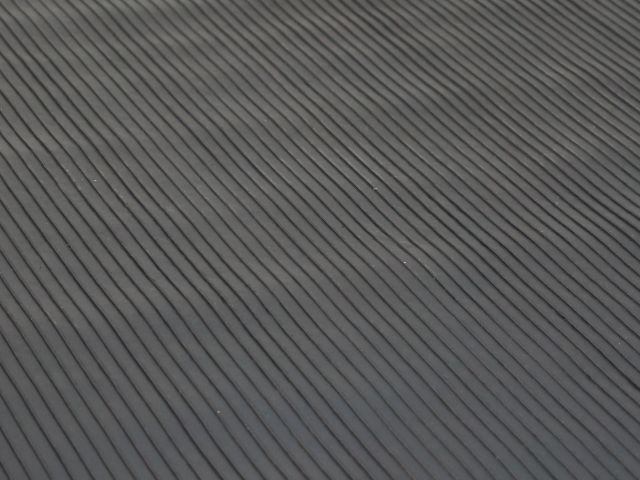 1tトラック用荷台ゴムマット(1枚)2438mm×1524mm×約6mm厚ゴムシートゴム板荷物保護下敷き船舶住宅養生倉庫1トントラックマット