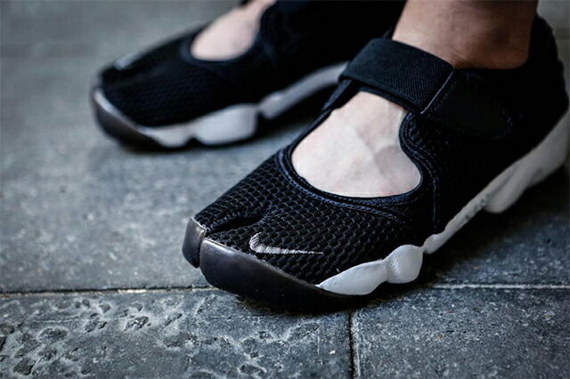 楽天市場 23cm 29cm Nike Wmns Air Rift Breathe 8486 001 Black Cool Grey Whiteナイキ ウィメンズ エア リフト ブリーズ ブラック ホワイト レディース ガールズ メンズ スニーカー Mt1104 Sneeze