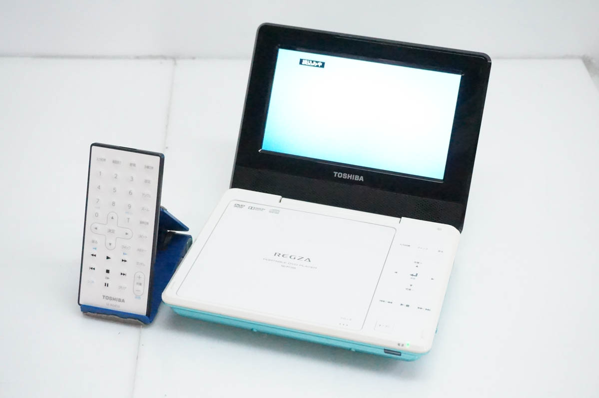 【中古】東芝TOSHIBA 7V型LEDワイド液晶 レグザポータブルプレーヤー SD-P710SG ポータブルDVDプレイヤー｜エスネットショップ店