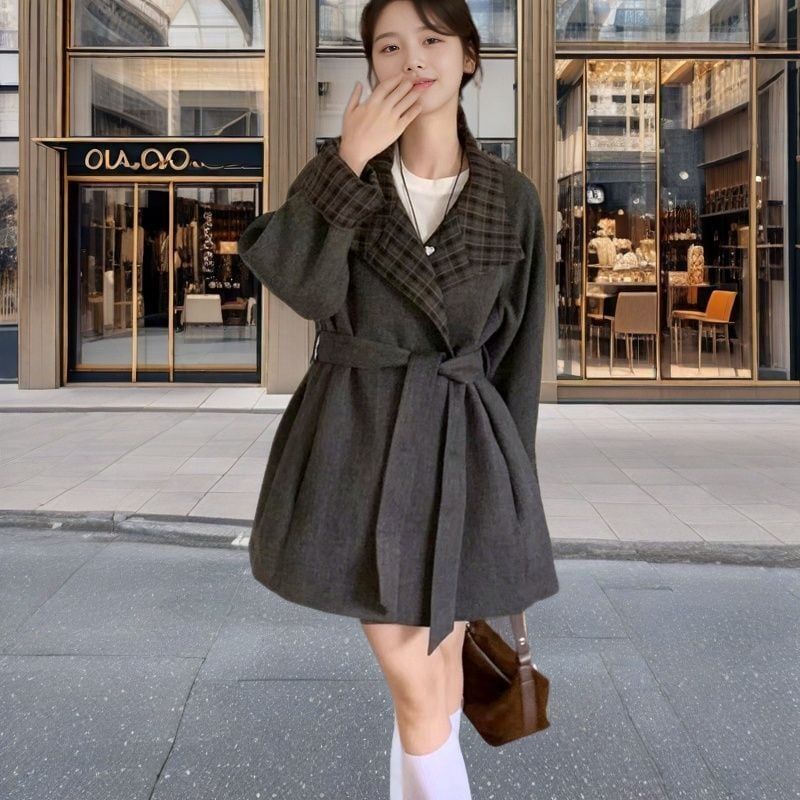 レディース コート アウター 上着 ミドル丈 長袖 Vネック 襟付き ストレート Iライン ベルト ウエストマーク ポケット 前開き 2way ボタン 薄手 大人可愛い シンプル カジュアル