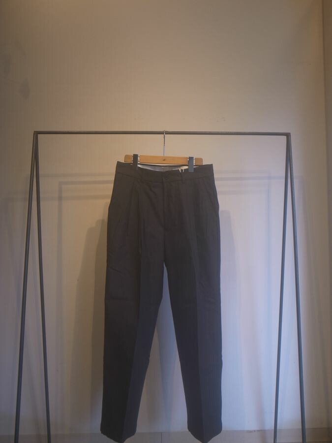 STILL BY HAND(スティルバイハンド) Deep tuck pressed pants(PT09243) 14,850円