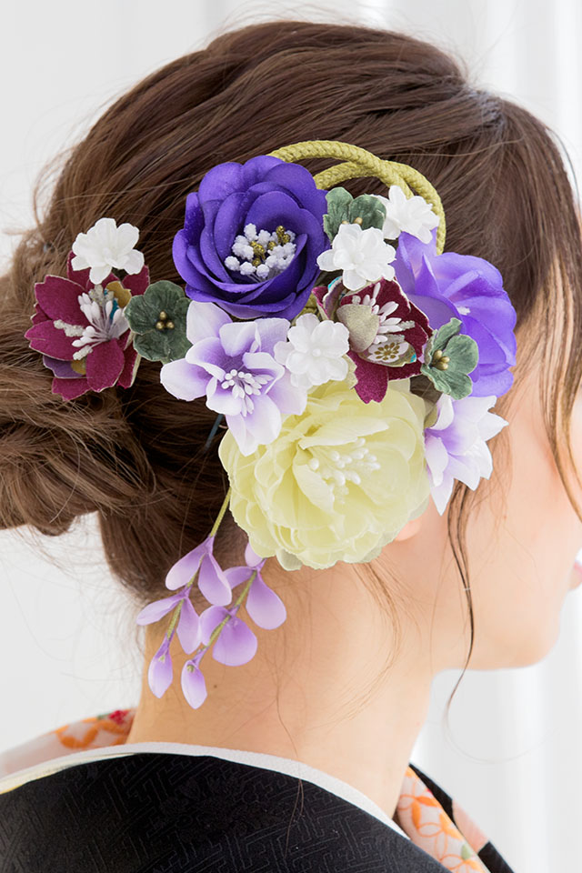 髪飾り 成人式 点セット 紫系 パープル 白 薔薇 桜 花 和柄 組紐 ぶら飾り 縮緬 ちりめん コーム Uピン 髪留め 卒業式向け 振袖向け 袴向け ヘアアクセサリー 日本製 和装 あす楽対応 Schwimmbad Delphine De