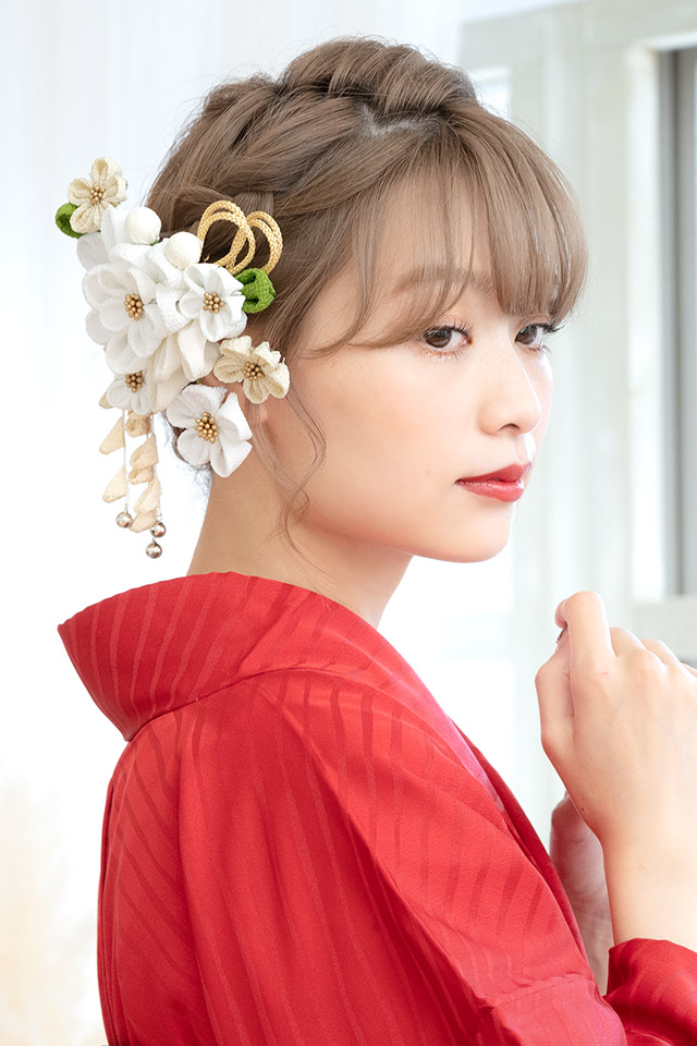 白 ホワイト 梅 花 縮緬 ぶら飾り 藤下がり つまみ細工 コーム Uピン ヘアアクセ 日本製 成人式や卒業式におすすめな髪飾り2点セット 和装小物 白 つまみ細工 成人式 6 13 16 全品対象10 Off 髪飾り 2点セット ホワイト ベージュ 日本製 ウメ 金色 2点セット 梅 白 ホワイト 梅 花 縮緬 ぶら飾り 藤下がり つまみ細工 コーム Uピン ヘアアクセ 日本製 成人式や卒業式におすすめな髪飾り2点セット 和装小物 白 つまみ細工 成人式 6 13 16 全品対象10 Off 髪飾り 2点セット ホワイト ベージュ 日本製 ウメ 金色 2点セット 梅