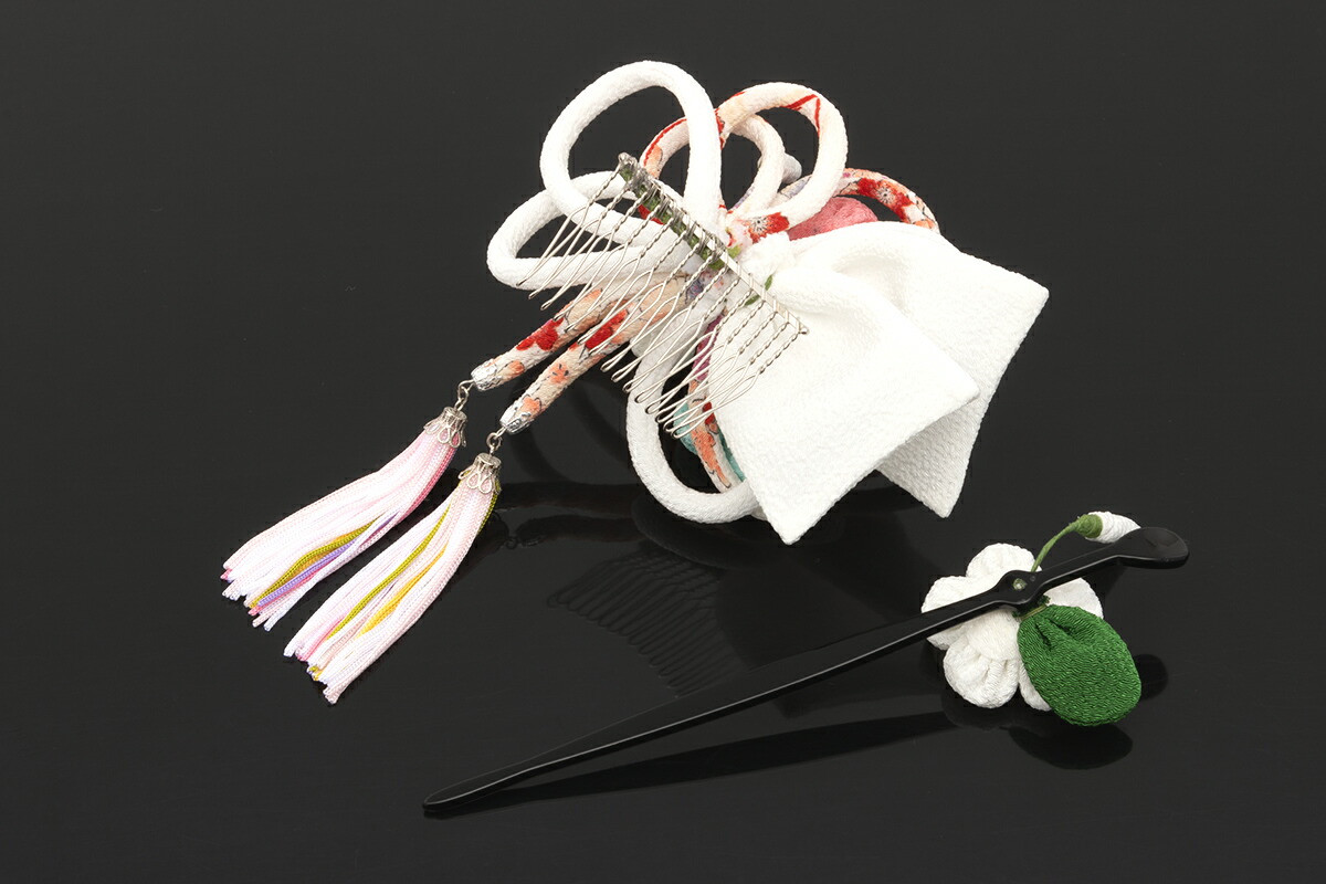 【期間限定10%off】髪飾り成人式つまみ細工2点セット白ホワイト梅うめ花丸ぐけ紐房飾りラメ縮緬ちりめんリボンコーム簪髪留めヘアアクセサリー振袖向け卒業式日本製和装【あす楽対応】