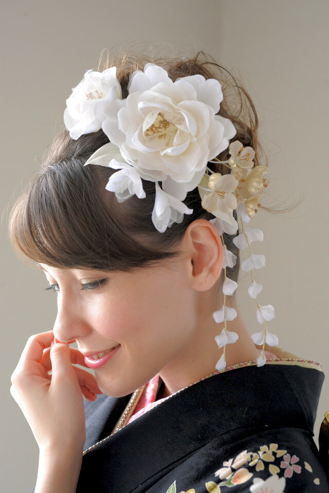 髪飾り 成人式 髪飾り 白 卒業式 和服 2点セット 浴衣 振袖 袴 はかま 創美苑オリジナル 花 結婚式 ドレス 着物 和服 髪留め ヘアアクセサリー コーム Uピン ふりそで 振り袖 和装 あす楽対応 送料無料 きもの館 創美苑 人気モデル Lilaちゃん着用 成人式