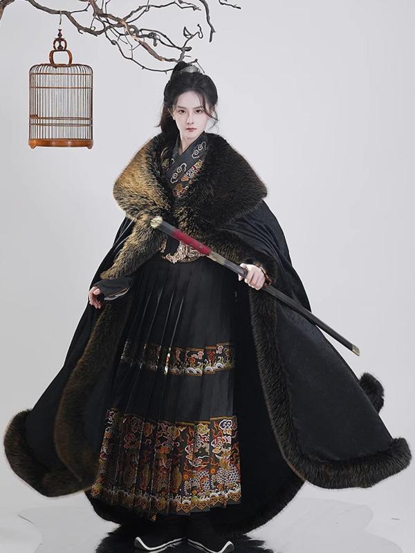 ケープ レディース 漢服風 オリジナル ファー襟 厚手 裏起毛 ロング丈 ジャカード織り ポリエステル ブラック 中国風 エスニック 秋冬 デイリー 普段使い ポンチョ アウター｜ふんわり暮らし鞄店