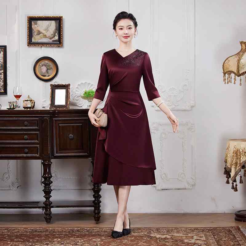 チャイナドレス ミセス 結婚式 母親 披露宴 礼服 フォーマル アセテート ポリエステルの混紡素材 Vネック 五分袖 ロング丈 ビーズ装飾 ギャザー エレガント 上品 高級感 レッド 春夏