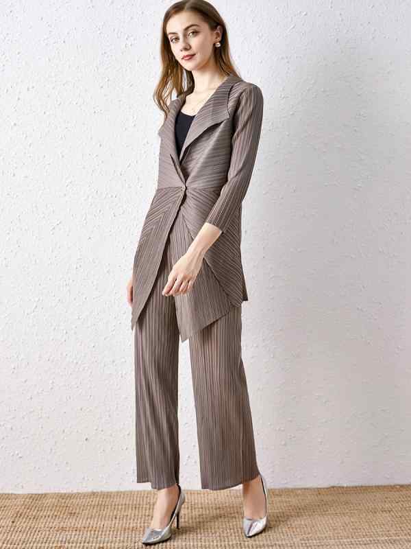 コート レディース 春夏 薄手 軽量 プリーツ テールカット スリムフィット スキッパー襟 1つボタン 七分袖 ミドル丈 ポリエステル きれいめ 通勤 大人カジュアル カーキ ブラック