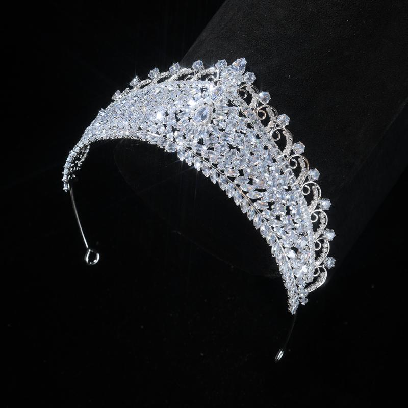 ティアラ 花嫁 プリンセス キッズ 王冠 ジルコニア シルバー 電気メッキ加工 韓国風 個性的 華やか 結婚式 披露宴 誕生日 パーティー 発表会 ブライダル ヘッドドレス 髪飾り