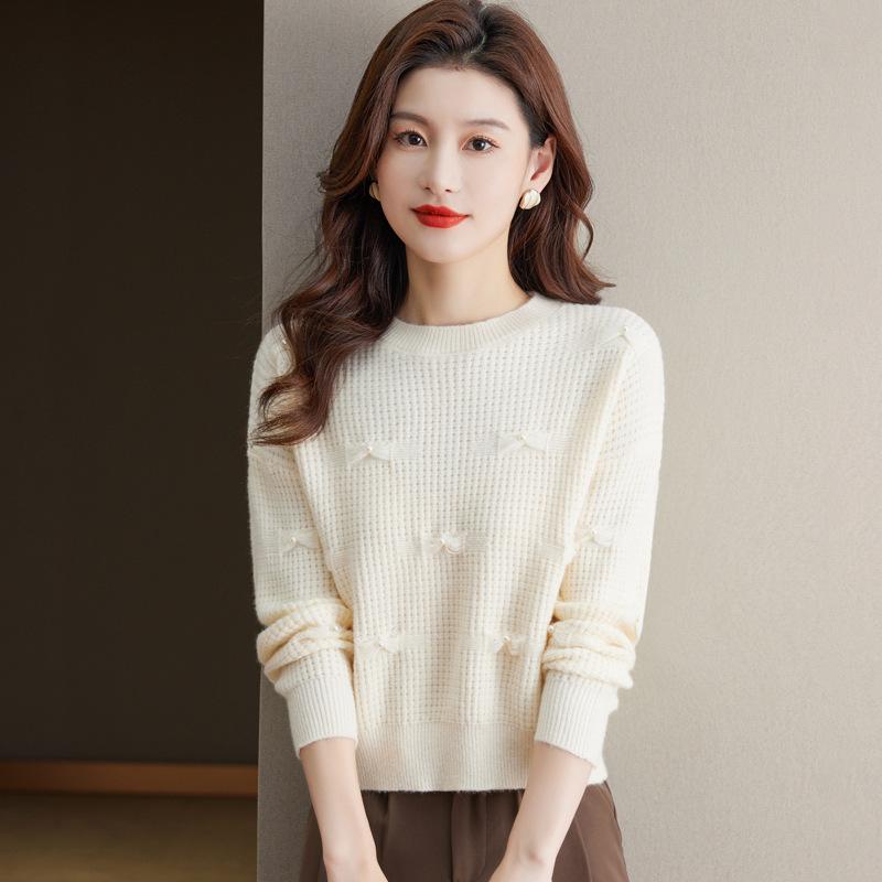 ニット レディース 小柄 ショート丈プルオーバー ゆったり ラウンドネック ウール混 ハイウエストボトムスに合う 上品 エレガント 切り替えデザイン 秋冬 オフィス カジュアル