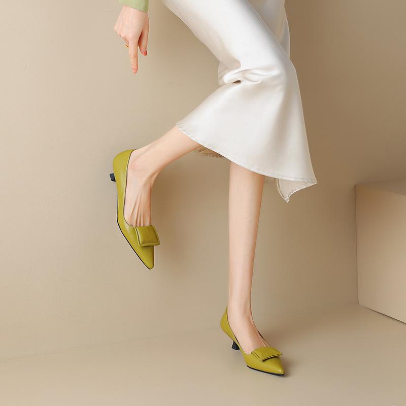 パンプス レディース 本革 春の新作 フレンチ 分かりやすい 雅びやか 真っただ中踵 ピン踵 ポインテッドトゥ 浅履き 通い 執務室 デイリー 靴 黒いこと 緑であること 杏