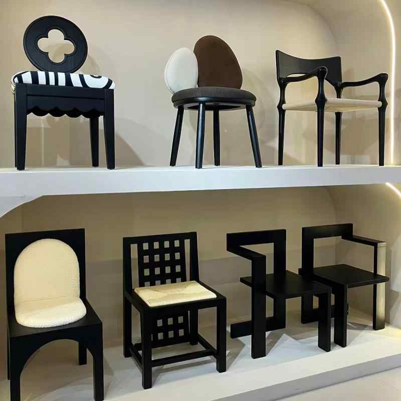 ダイニングチェア フレンチアンティーク レトロ ヴィンテージ 無垢材 侘び寂び風 デザイナーズ家具 おしゃれ 背もたれ 肘掛け付き 高反発クッション 木製 ブラウン ナチュラル ブラック