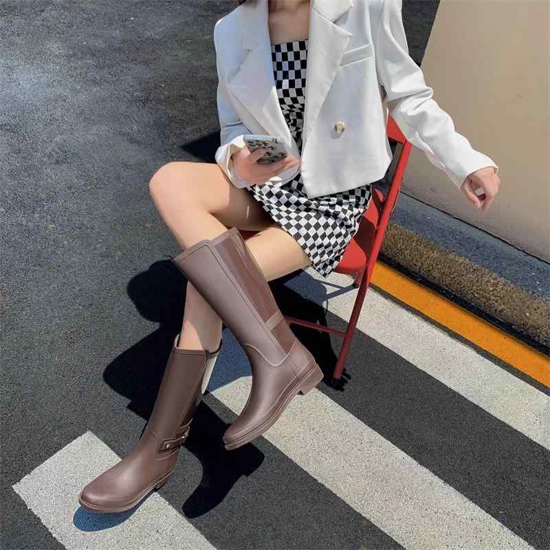 レインブーツ レディース 女性用 韓国ファッション おしゃれ 大人用 ロング丈 防水 長靴 ゴム靴 滑り止め ローヒール 無地 PVC素材 通年 ブラック ブラウン 雨の日 通勤 通学 ガーデニング アウトドア 歩きやすい 快適