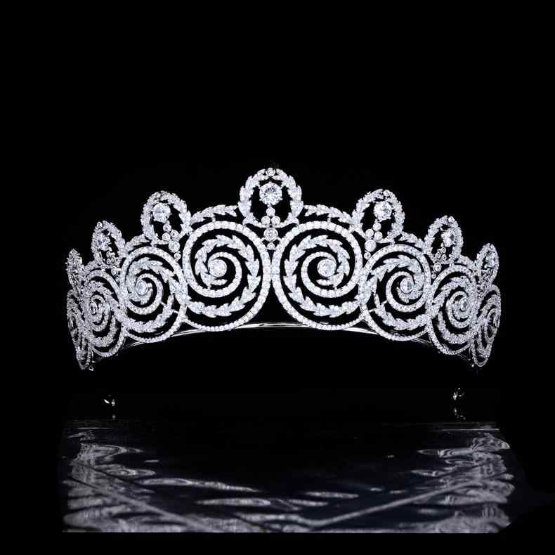 クラウン レディース ウェディング ヘッドアクセサリー クイーン デザイン ジルコニア 装飾 クラシカル スタイル 結婚式 頭飾 王冠 ブライダル 配飾 シルバー メッキ 欧米風 レトロ ティアラ 風