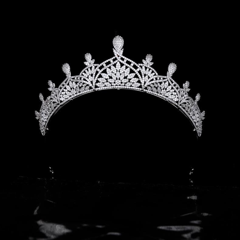ヘアアクセサリー レディース ウェディング ティアラ ジルコニア 王冠 ヘアバンド 花冠 結婚式 ヘッドドレス 高級感 銅 白金メッキ 白水晶 欧米スタイル