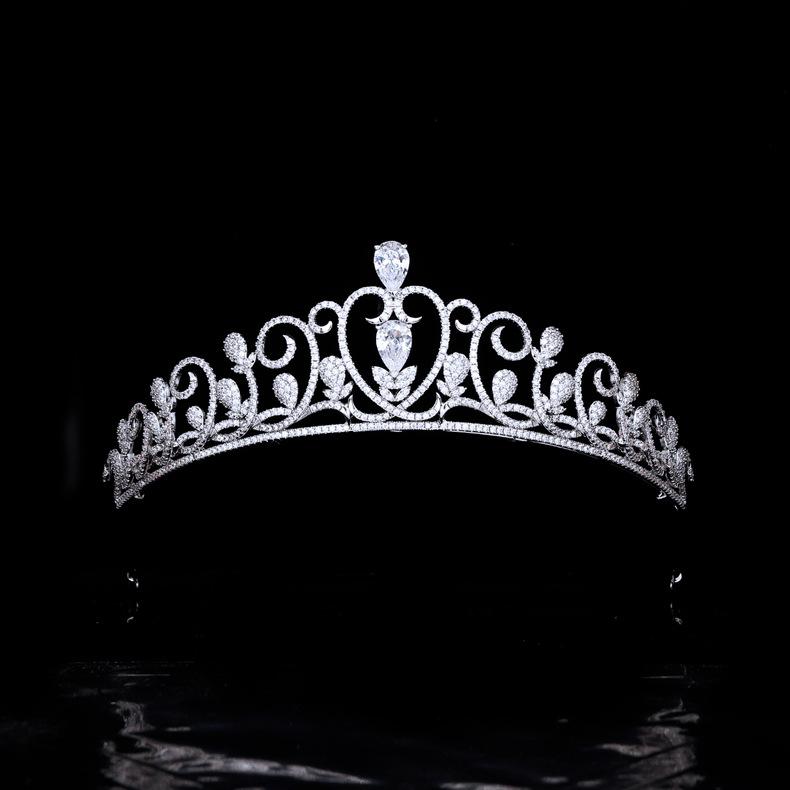 ヘアアクセサリー レディース 新婦 結婚式 クラウン ジルコニア ヘッドドレス 高級感 豪華 欧米風 ウェディング パーティー 銅製 ホワイトゴールド 電気メッキ加工