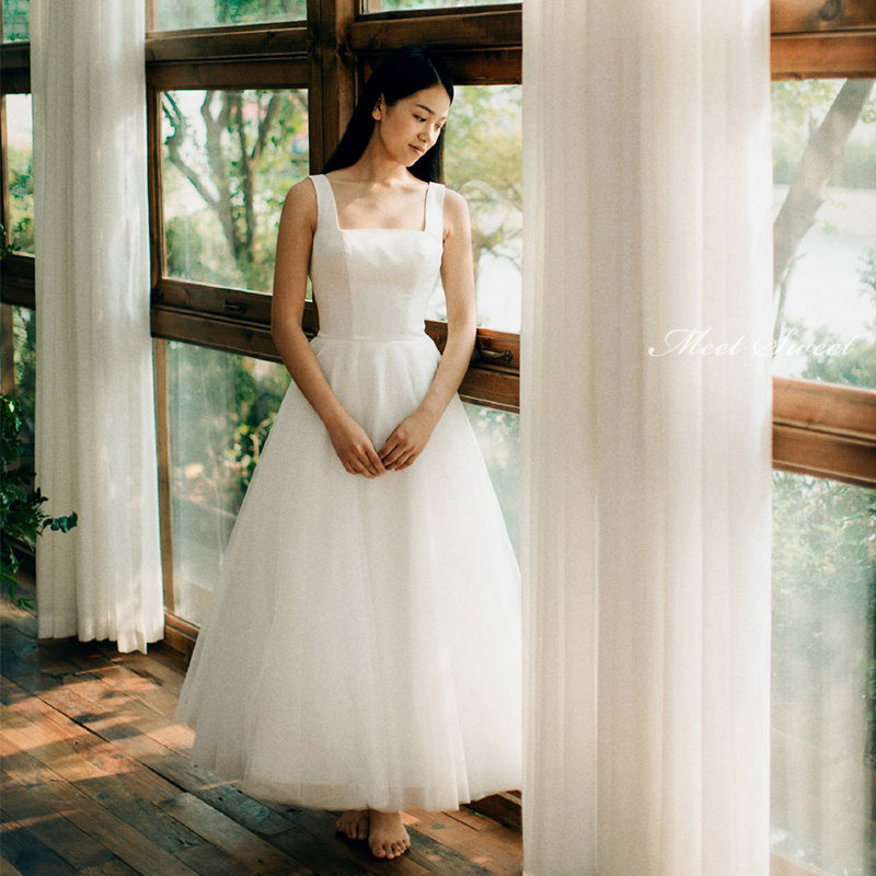 ウェディングドレス 花嫁 二次会ドレス ウエディングドレス 結婚式 前撮り 披露宴 リゾートウェディング チュール 袖なし 袖無し ノースリーブ 白 オフホワイト シンプル ワンピース セルフフォト ブライダルドレス エレガント 海外挙式 セミオーダー おしゃれ フォト婚