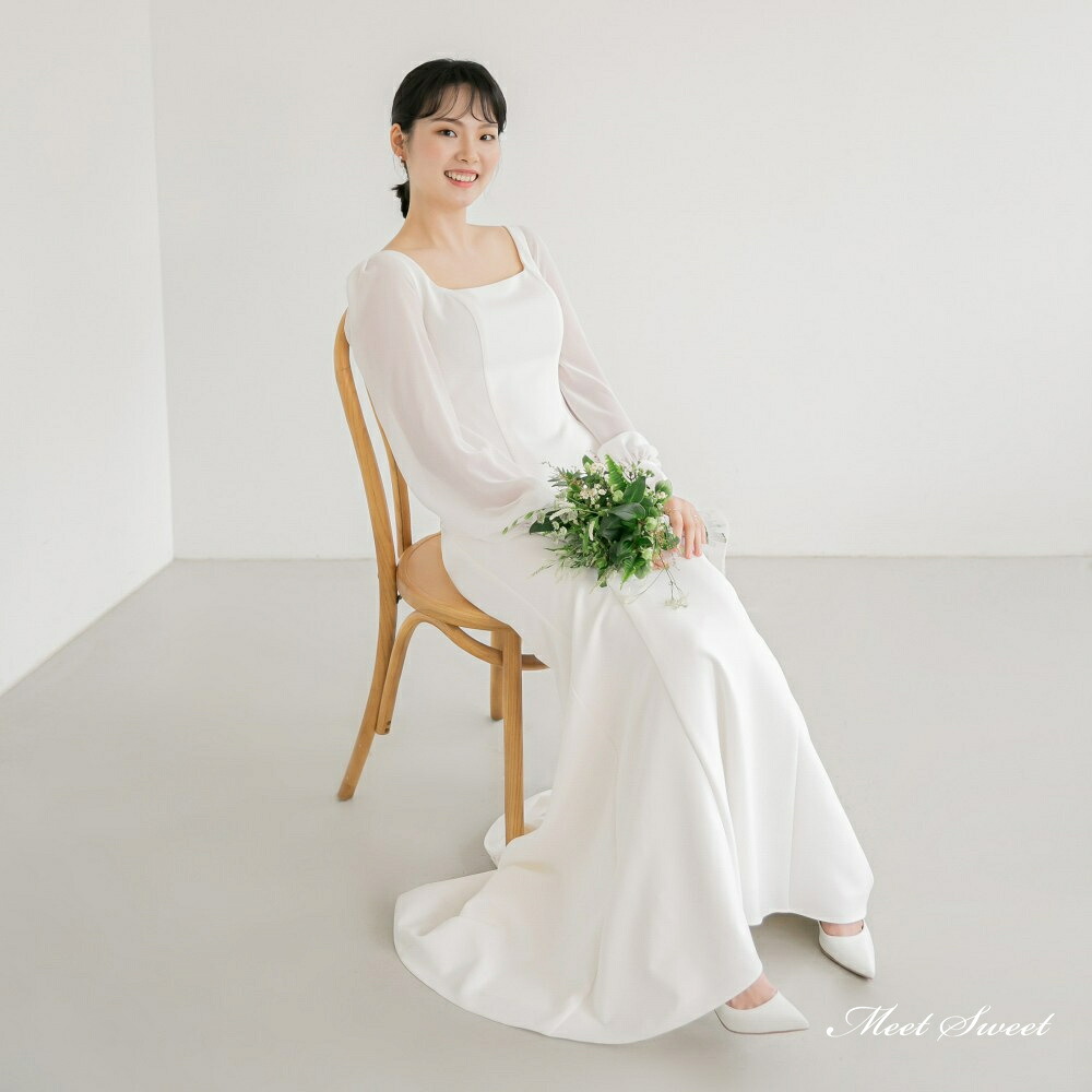 ウェディングドレス ウエディングドレス ロングドレス 二次会 結婚式 前撮り ブライダル 花嫁 長袖 サテン スクエアネック シンプル ビショップスリーブ 海外挙式 フォトウェディング オフホワイト wedding dress パーティードレス 小さいサイズ 大きいサイズ|ミートスウィート