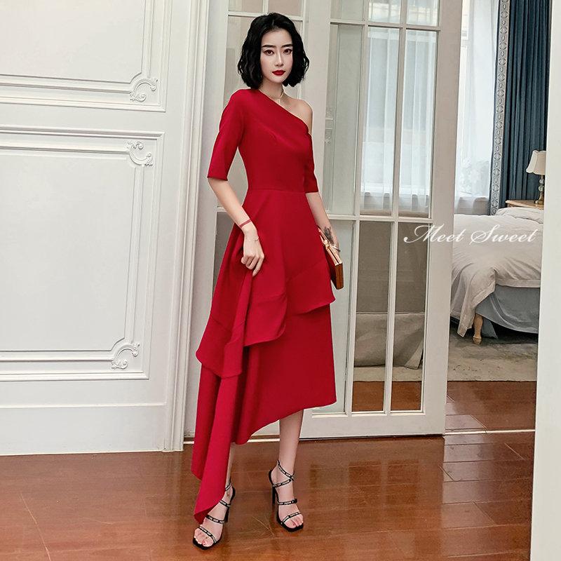 色合いお召しもの ジッパー ブドウ酒赤いこと 非相称 寄り合いお召しもの フォーマル ロングお召しもの 婚礼の儀 二次会 交歓会 告げ知らせる会 掻き鳴らす会 フラウンス 上演お召しもの お客さんお召しもの ウェディングドレス 有りがたさ会 召しあがる会 同窓会 カクテルお召しもの 婚礼の儀 成年者 途轍も無い大いさ ウェディングドレス-レディースファッション
