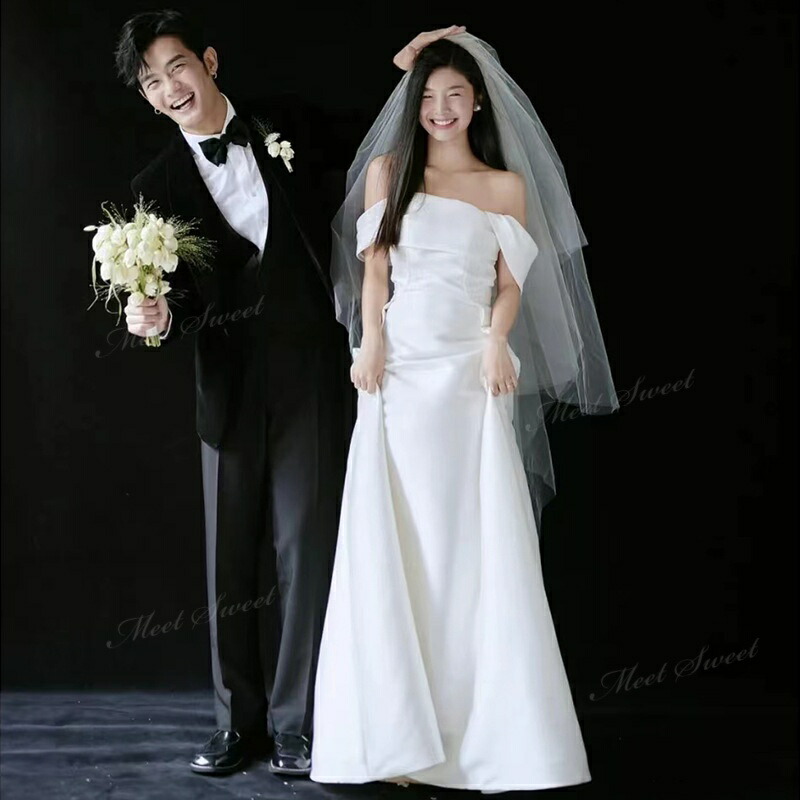ウェディングドレス オフショルダー アシンメトリー オフホワイト 上品 Aライン ロング ドレス 二次会 結婚式 披露宴 前撮り 後撮り 発表会 花嫁 ウエディングドレス 花嫁ドレス 二次会ドレス 大きいサイズ 小さいサイズ 海外挙式 ブライダル フォトウェディング