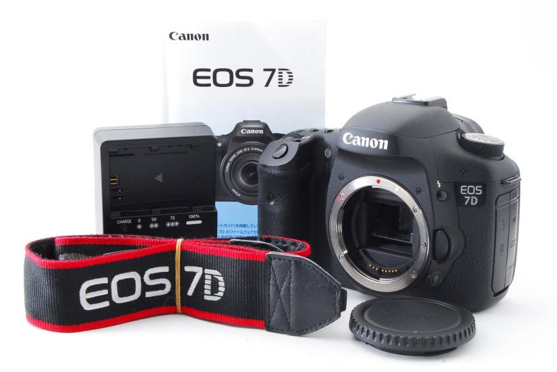 【中古】Canon デジタル一眼二眼レフ写真機 EOS 7D 上半身 EOS7D