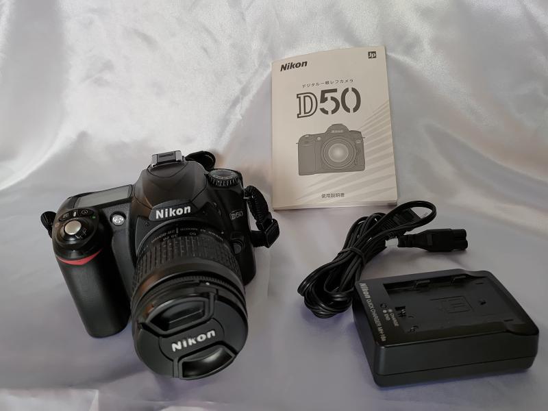 【中古】Nikon D50 ブラック デジタル一眼レフカメラ レンズキット〔AF-S DX ズームニッコール ED 18~55mm F3.5~5.6G〕|ソファポテト