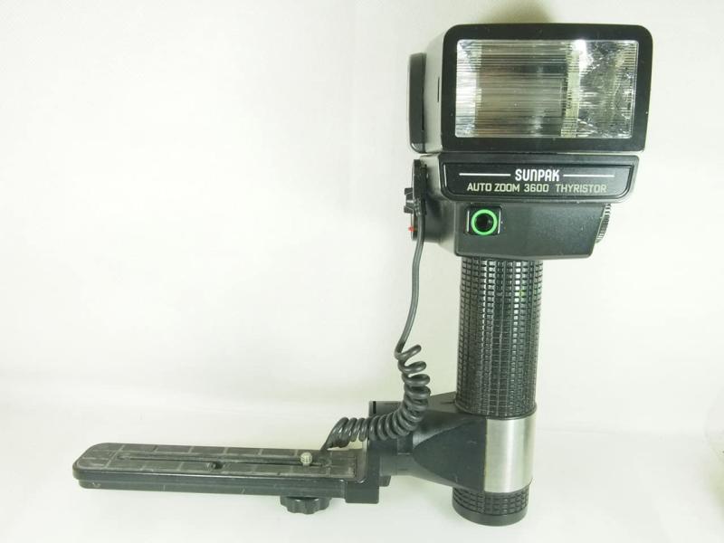 【中古】Sunpak ストロボ auto Zoom 3600 THYRISTOR