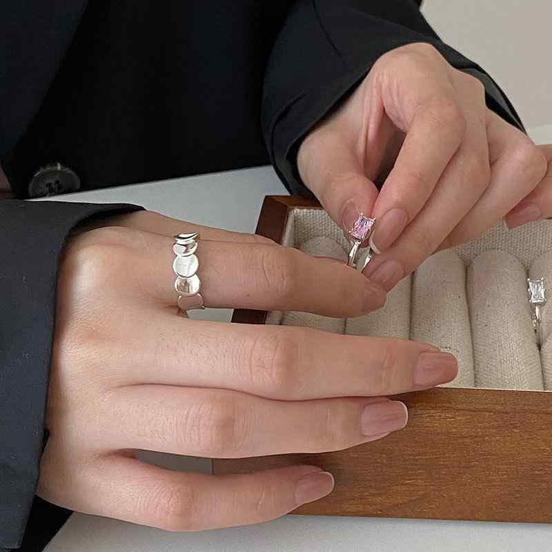 指輪 レディース S925 シルバー 魚鱗 ラウンド シンプル 豪華感 フリーサイズ 銀製 女性 手元 おしゃれ 高見え