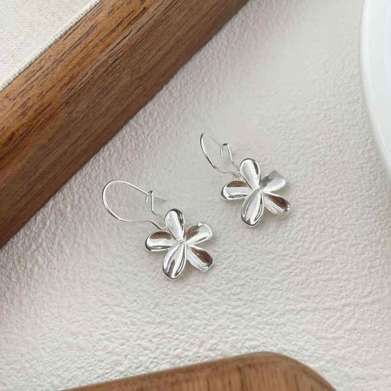 ピアス レディース S925 シルバー 花柄 ドロップピアス 高級感 揺れる 花びら 普段使い デイリー パーティー 結婚式 フォーマル かわいい