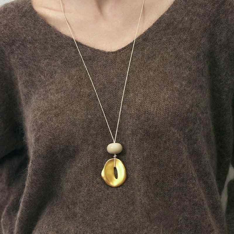 ネックレス レディース 秋冬 空洞 ペンダント 小さめ ゴールド チョーカー ニット チェーン 高級感 長め