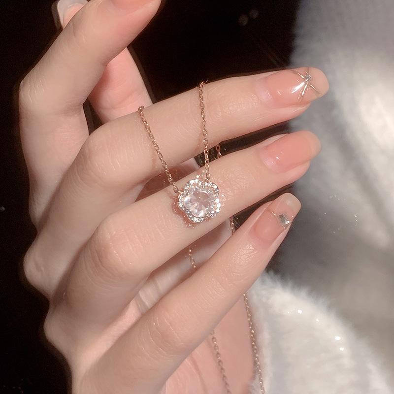 ネックレス レディース シルバー925 天然石 ローズクォーツ 桜 さくら フラワー 花 モチーフ ペンダント 鎖骨 チョーカー アクセサリー かわいい 上品 エレガント デザイン ファッション