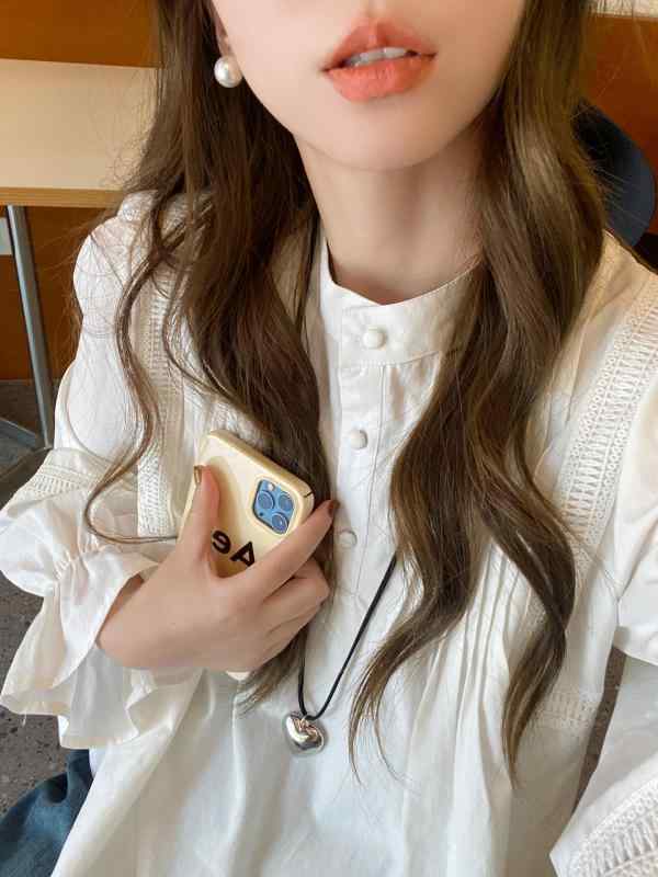 シャツ レディース 長袖 白 喇叭袖 バルーン袖 ゆったり ブラウス オフィス カジュアル かわいい 7,643円