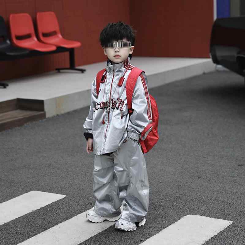 子供服 春秋 ジャケット セットアップ テクノ風 レッド プリント シルバー アウター 上下セット2