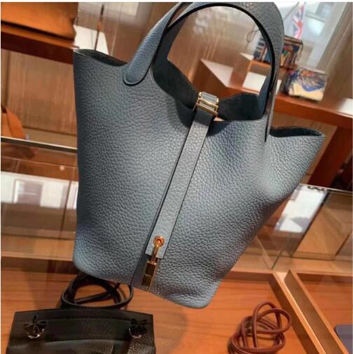 ピコタンロック風本革キューブバッグ　ピンク　レザーハンドバッグ 美品 ピコタンロック風 ピコタン風 本革 ハンドバッグ 本革キューブ型