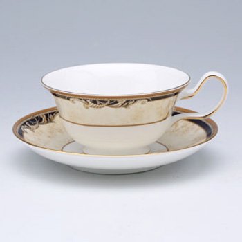 ウェッジウッド コーヌコピア お茶優勝杯\u0026平円盤（ピオニー） Wedgwood 連合王国 洋食器 ブランド名ｂ