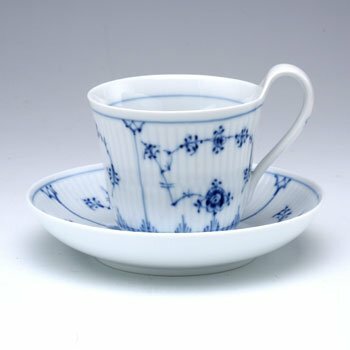 ロイヤルコペンハーゲン　ブルーフルーテッドプレイン　ハイハンドルカップ&ソーサー(S)　1017176(1 101 092)　洋食器　デンマーク　ブランド