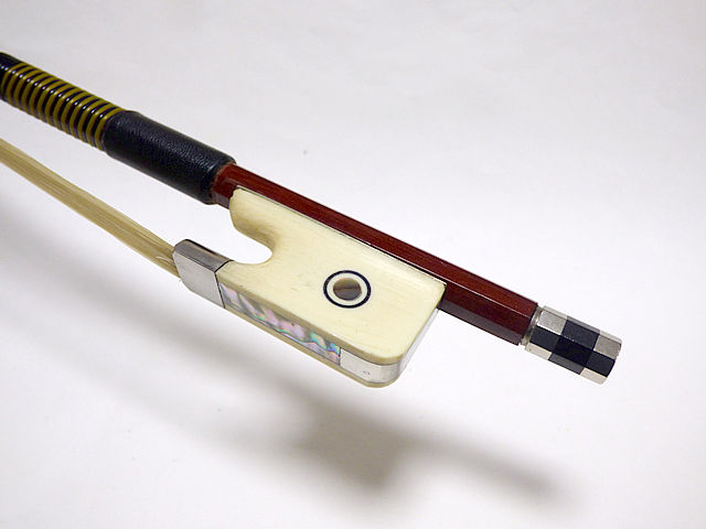 フェイク アイボリー 黒/黄 ビオラ弓 (ヴィオラ弓) Fake ivory frog Viola Bow Whale-type