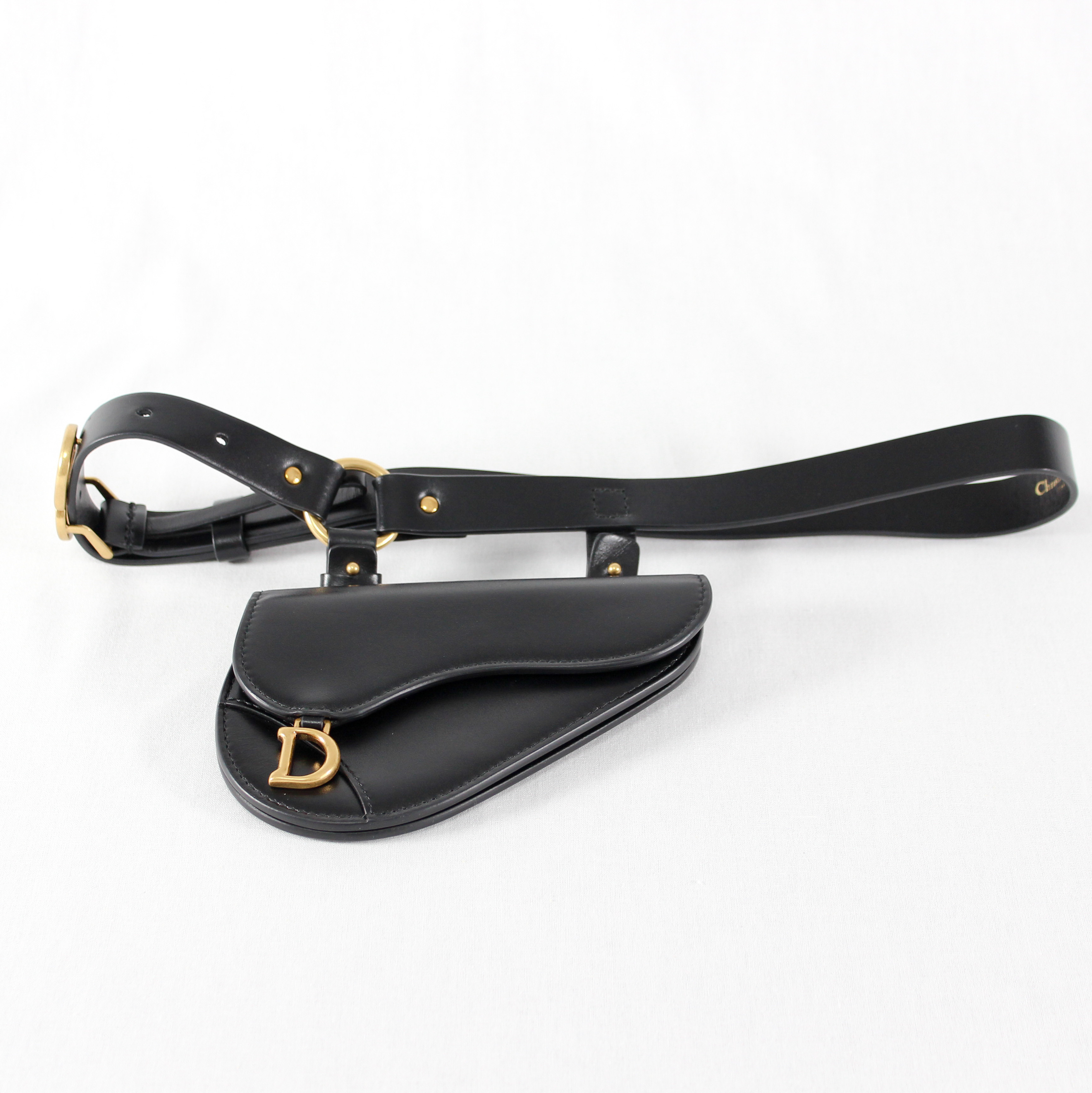 【6/30まで制限事項！尖んがり5倍】【中古】 Dior クリスチャンディオール サドル合財袋  酉の方角合財袋 レディース 黒いこと なめし革 極美品