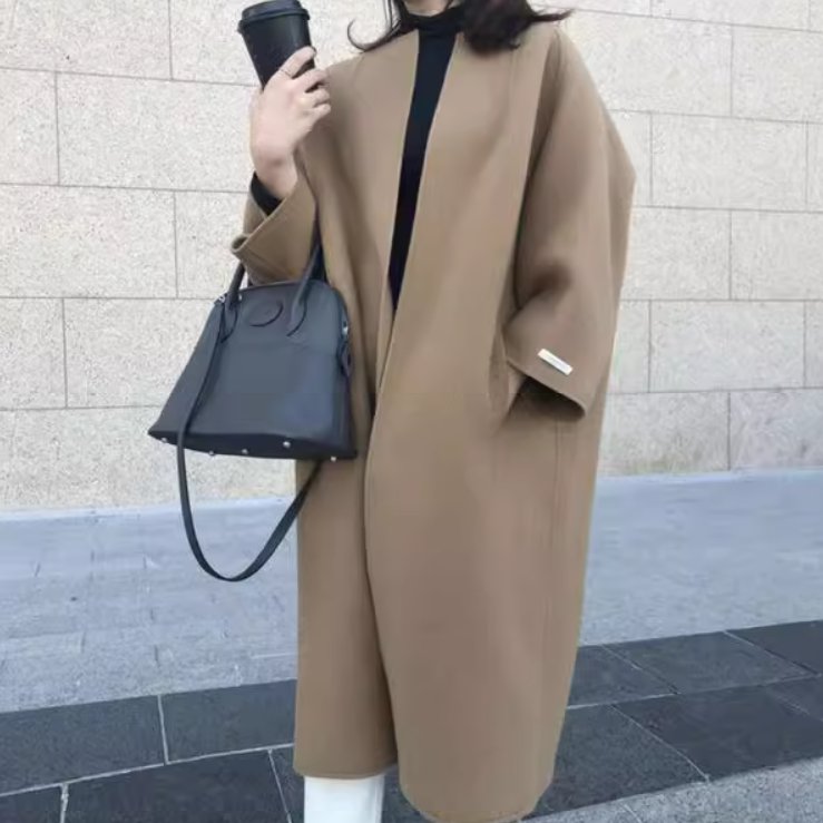 コート アウター 上着 レディース ウール 羽織 前開き ウールロングコート ロングコート ノーカラーコート ロング 長袖 ボリューム袖 ラウンドネック 襟なし ノーカラー ワイド オーバーサイズ ふわふわ ふっくら ポケット かわいい 大人可愛い きれいめ シンプル カジュアル