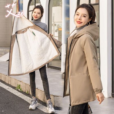 アウター コート ジャケット 上着 長袖 ミディアム丈 前開き ファスナー フード付き 裏ボア かわいい 大人可愛い きれいめ シンプル 上品 おしゃれ かっこいい レトロ こなれ感 個性的 主役級 存在感 抜け感 冬 メンズライク キュート ナチュラル ベーシック クール 無地