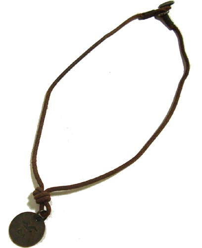 hollister necklace