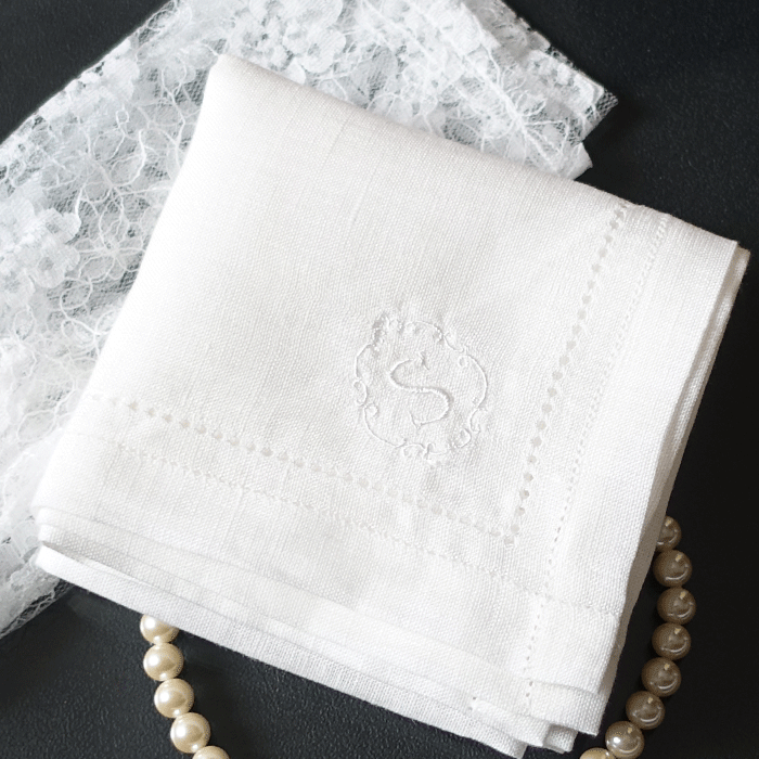 楽天市場】【 メール便 可 】 ばら刺繍入り白の タオル ハンカチ