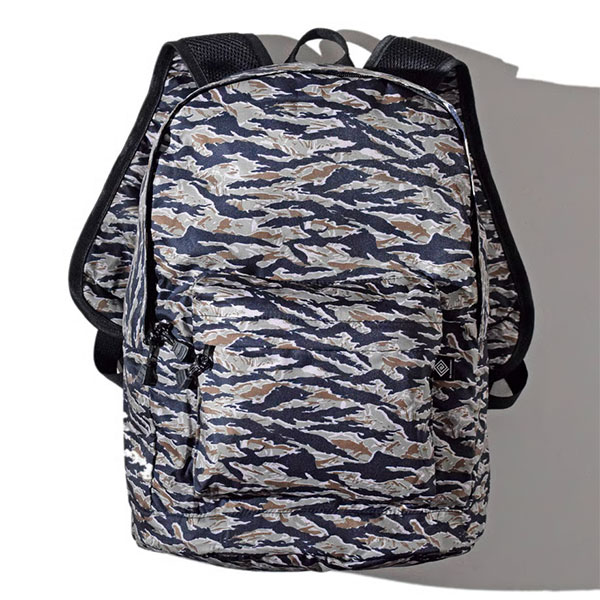 ELDORESO エルドレッソ Camouflage Commute Run Ruck(Tiger Camo) E8001825 メンズ・レディース トレラン ザック バックパック リュック ランニングザック デイパック ドローコード ポケット付き フラスクボトル スマホ 収納 大容量 トレイルランニング マラソン 登山｜外遊びの専門店CamCom（カムカム）